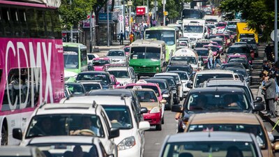 Las multas a los autos altamente contaminantes irán de los 3 mil 224 a 4 mil 30 pesos