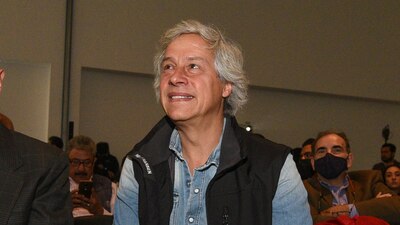 El empresario Claudio X. González lanzó un cartel en redes sociales invitando a la protesta