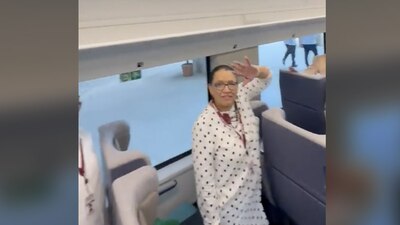 Fue de las primeras funcionarias en subir al Tren Maya