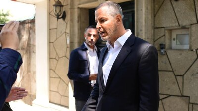 Murat tocó el timbre en reiteradas ocasiones, durante una hora y media aproximadamente