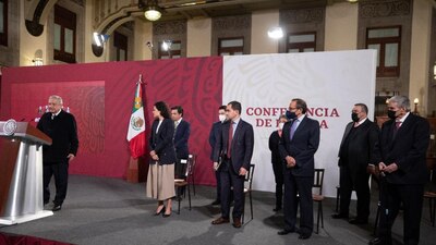 Representantes del sector empresarial firman acuerdo con el Gobierno de México