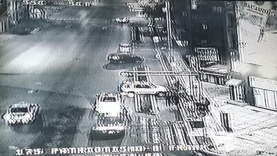 De acuerdo con la joven, policías le robaron y patearon luego un accidente automovilístico