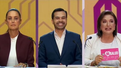 Una atípica sonrisa se dibujó en su rostro, durante todo el primer debate presidencial