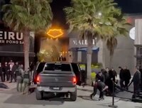 VIDEO: Guardias dan brutal golpiza a padre e hijo en Angelópolis... frente a policías municipales