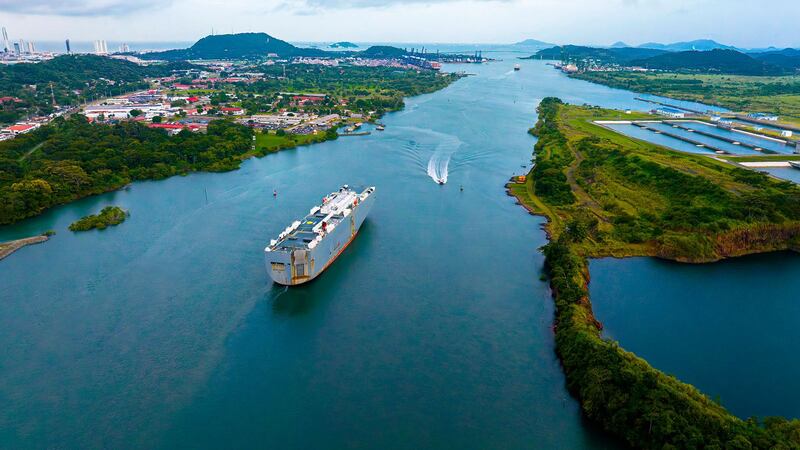 “Ahorraremos millones de dólares”: Canal de Panamá elimina tarifas a buques estadounidenses