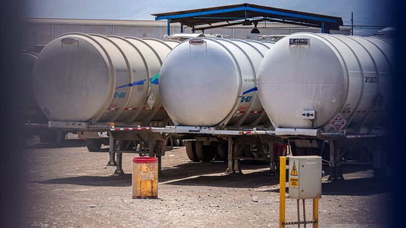 “Muchos lo compran sin saber”: Embajada de EU en México expone modus operandi de ‘huachicol fiscal’