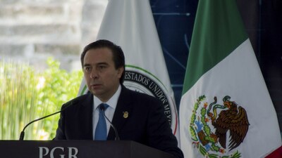 El funcionario estivo a cargo de la primera investigación sobre la desaparición de los normalistas de Ayotzinapa