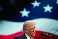 Trump sugiere que EU podría tomar el estrecho de Ormuz para “hacerse rico”