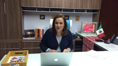 Transmitió un Facebook Live para responder preguntas a los mexicanos