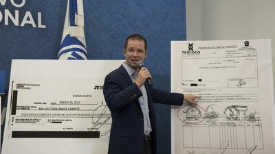 El presidente del PAN mostró supuestas evidencias contra Morena