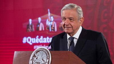 El mandatario dijo que Felipe Calderón comulgó siendo ya presidente de México