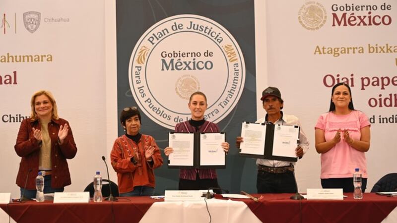 Sheinbaum restituye 3 mil hectáreas de tierras despojadas al pueblo Ódami, en Chihuahua