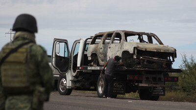 Así quedó el auto donde viajaban miembros de la familia LeBarón