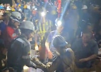 Mueren aplastados 5 mineros tras derrumbe de una mina de oro