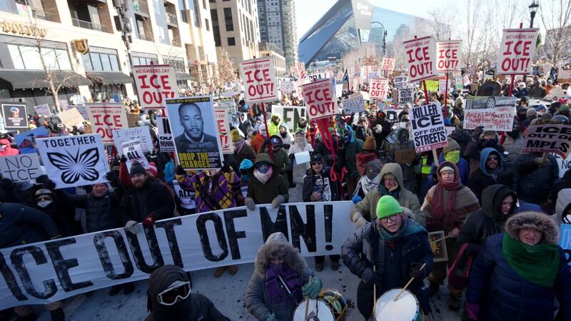 Miles vuelven a salir a las calles para exigir la salida del ICE de Minnesota