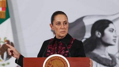 CIUDAD DE MÉXICO, 14JULIO2026.- Claudia Sheinbaum Pardo, presidenta de México, durante la conferencia matutina realizada en Palacio Nacional, en la que se presentó un informe sobre la incidencia de homicidios en el país y evolución y reducción que ha registrado durante la actual administración. FOTO: CAMILA AYALA BENABIB / CUARTOSCURO.COM