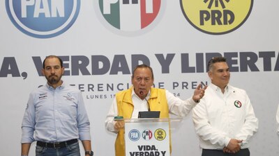 Los líderes de la alianza opositora ofrecieron una conferencia de prensa