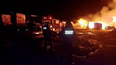 Bomberos acudieron a sofocar el fuego; GN aseguró la zona