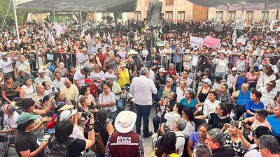 En su recorrido por el Bajío, el aspirante presidencial recorrió Querétaro