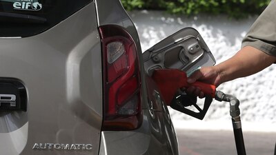 El experto cree que es mejor hacer pagar el costo real de los combustibles, a los que sí pueden hacerlo