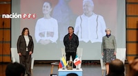 Petro presenta libro de Sheinbaum en Bogotá; critica a líderes que buscan perpetuarse en el poder