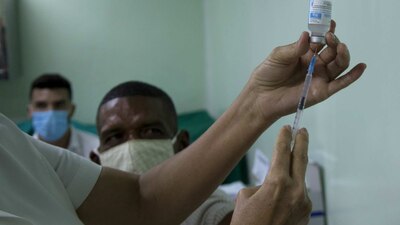 La vacuna llega en el momento de mayor contagio en la isla
