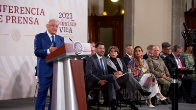 Destacó que primero se debe pedir permiso a los padres de los 43 estudiantes