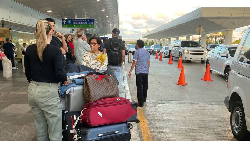 Anuncian ruta de transporte del Aeropuerto de Cancún a la Zona Hotelera