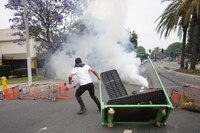 Trump enviará 2 mil agentes de la Guardia Nacional a Los Ángeles por protestas contra redadas