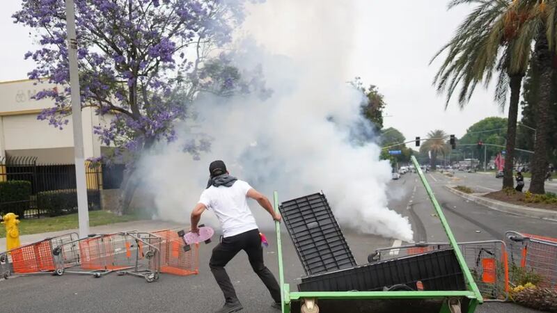 Trump enviará 2 mil agentes de la Guardia Nacional a Los Ángeles por protestas contra redadas