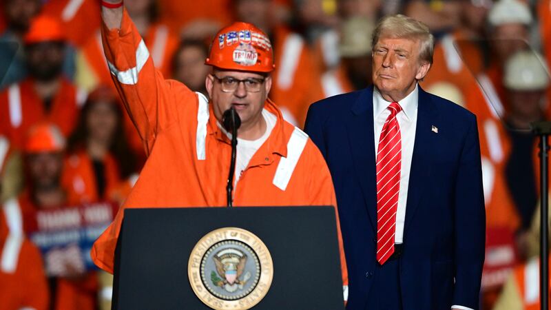 Trump amenaza con duplicar aranceles al acero extranjero, del 25% al 50%