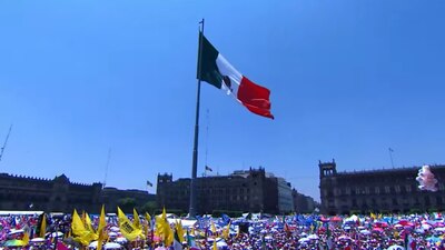 Los asistentes abarrotaron el primer cuadro del país