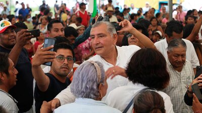 Dijo que la oposición no quieren a la gente sino lo único es saquear al país