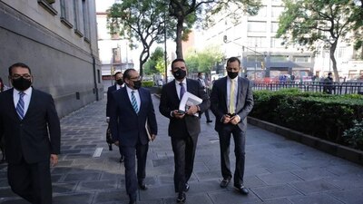 Antes de su reunión con el fiscal, el gobernador de Michoacán estuvo en la SCJN