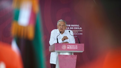 COMPOSTELA, NAYARIT, 28SEPTIEMBRE2024.- Andrés Manuel López Obrador, presidente de México, durante su intervención en la inauguración y abanderamiento del Sector Naval Boca de Chila.
FOTO: PRESIDENCIA/CUARTOSCURO.COM