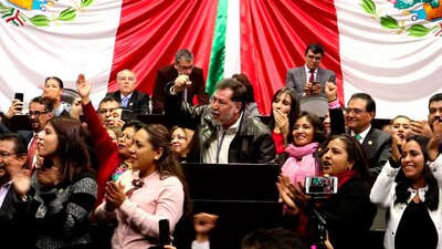 El diputado federal del PT subió a tribuna para defender al presidente de México