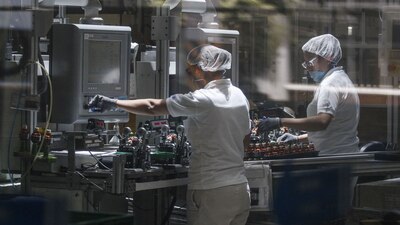 En los últimos años se crearon más empleos, crecieron los servicios y los productos tienen mejores precios