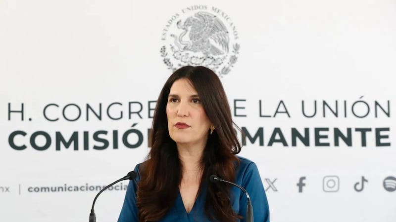 Kenia López Rabadán propone desaparición de Poderes en Sinaloa tras regreso de Rocha Moya