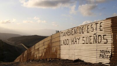 El presidente de Estados Unidos, Donald Trump insiste en levantar un muro fronterizo