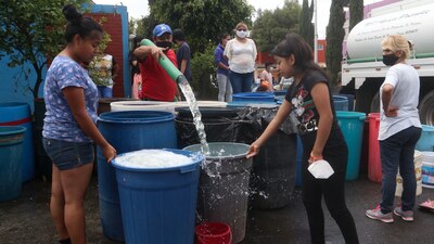 Solo en Guadalajara la administración municipal dispondría de 50 pipas para abastecer de agua.