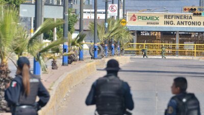 En las cercanías de la refinería 'Antonio M. Amor' se encontró un vehículo con 12 artefactos explosivos