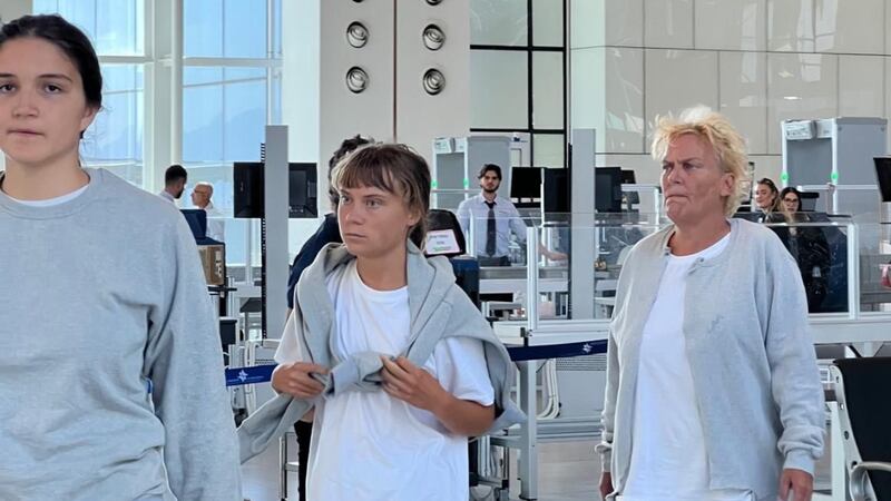 Israel deporta a 171 activistas de la Flotilla Global Sumud, entre ellos Greta Thunberg