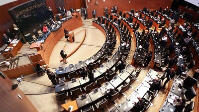 Los senadores cuentan con prestaciones que suman más de 600 mil pesos