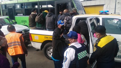 Personal del Metro labora para reanudar el servicio