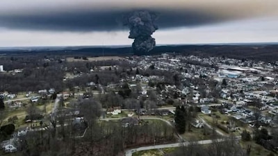 Un tren que transportaba químicos muy peligrosos se accidentó