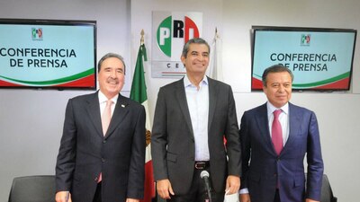 Emilio Gamboa, coordinador de senadores, Enrique Ochoa, presidente del partido, y César Camacho, coordinador de diputados
