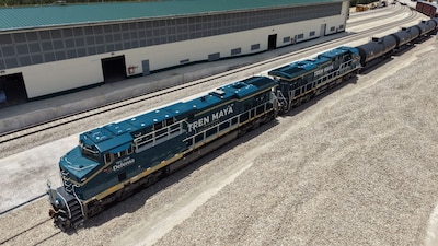 PUERTO MORELOS, QUINTANA ROO, 18JULIO2026.- Supervisión de avances del Tren Maya de carga construido por ingenieros militares que iniciará operaciones en 2027.
FOTO: PRESIDENCIA/CUARTOSCURO.COM