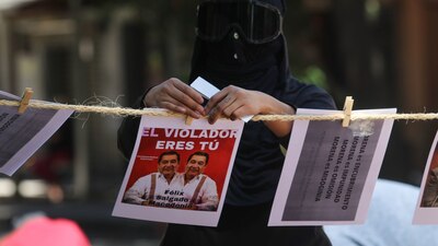 Mujeres militantes de Morena han pedido por semanas que no se otorgue la candidatura al senador con licencia