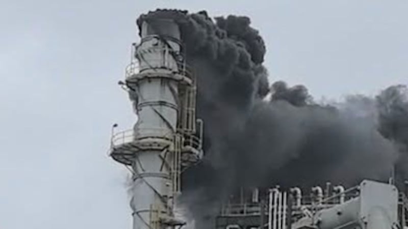 Reportan nueva incidente al interior de la refinería de Dos Bocas; Pemex descarta emergencia