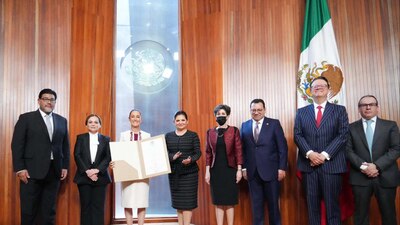 En el TEPJF, la magistrada presidenta celebró que se haya roto el techo de cristal